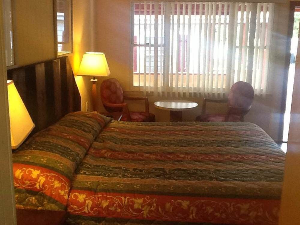 King Hendrick Motel And Suites Λίμνη George Εξωτερικό φωτογραφία